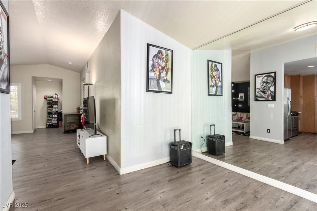 5424 Geneive, Las Vegas, NV 89108
