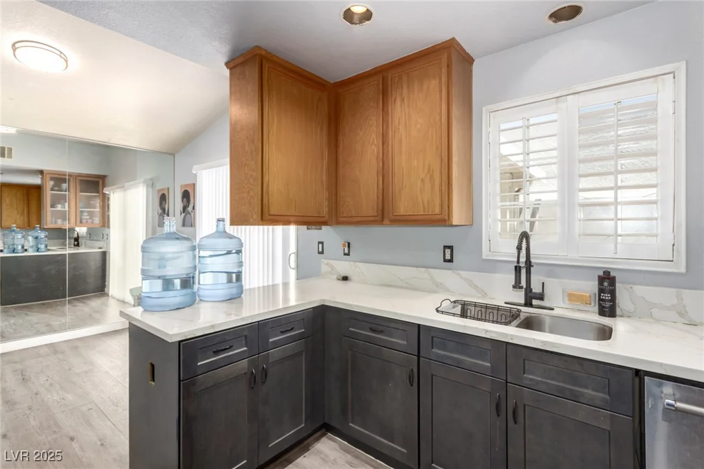 5424 Geneive, Las Vegas, NV 89108