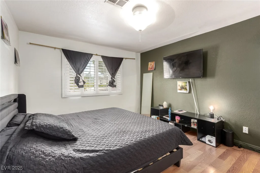 5424 Geneive, Las Vegas, NV 89108