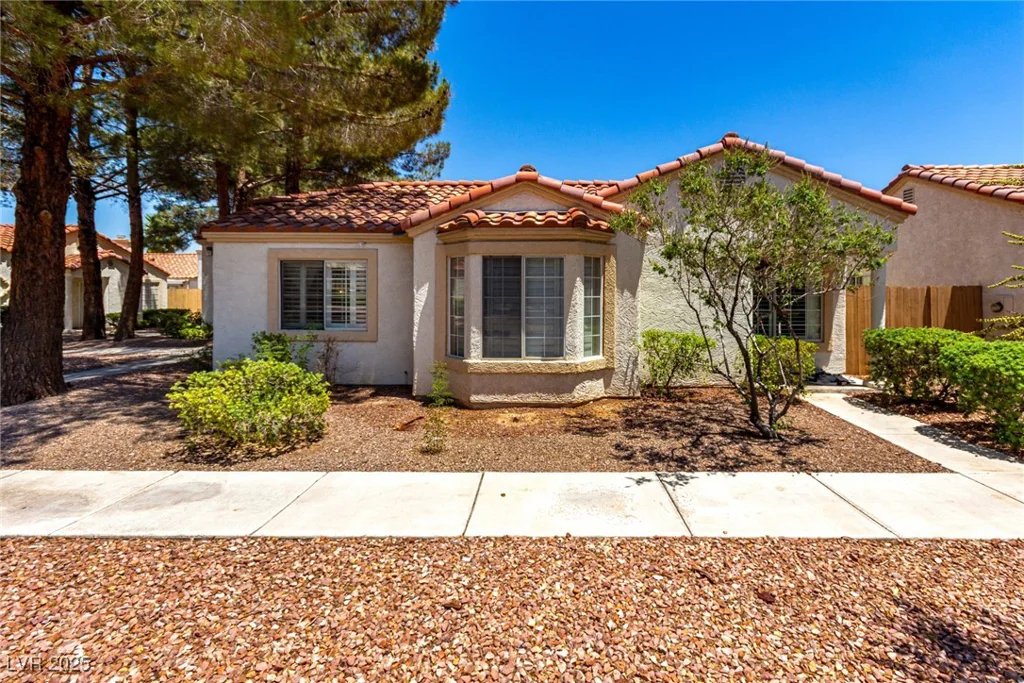5424 Geneive, Las Vegas, NV 89108