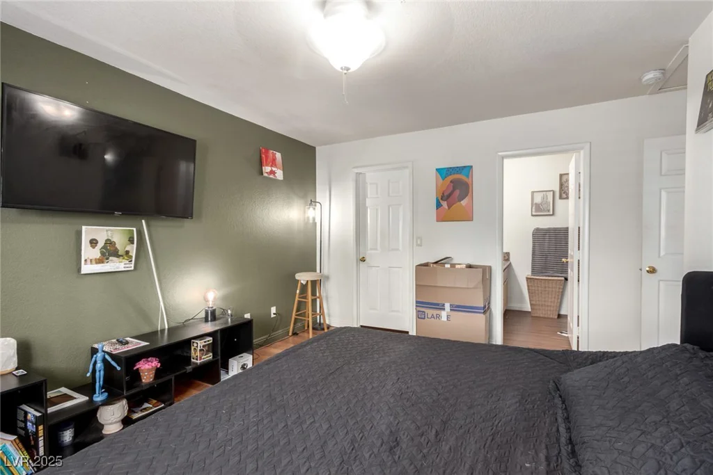 5424 Geneive, Las Vegas, NV 89108
