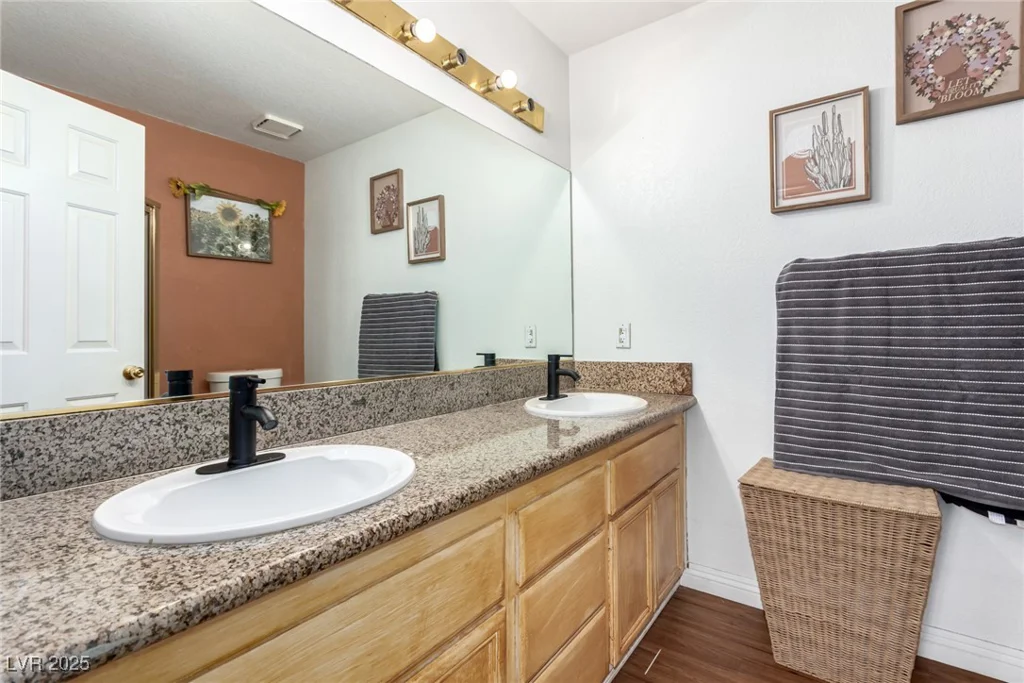 5424 Geneive, Las Vegas, NV 89108