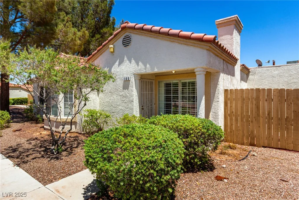 5424 Geneive, Las Vegas, NV 89108