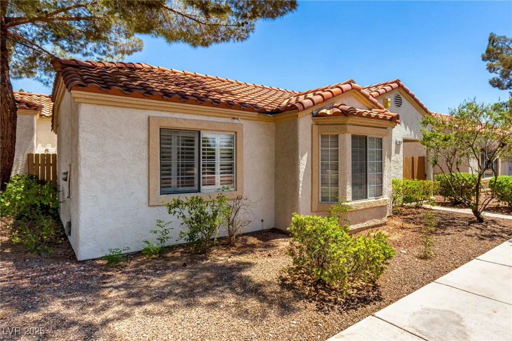 5424 Geneive, Las Vegas, NV 89108