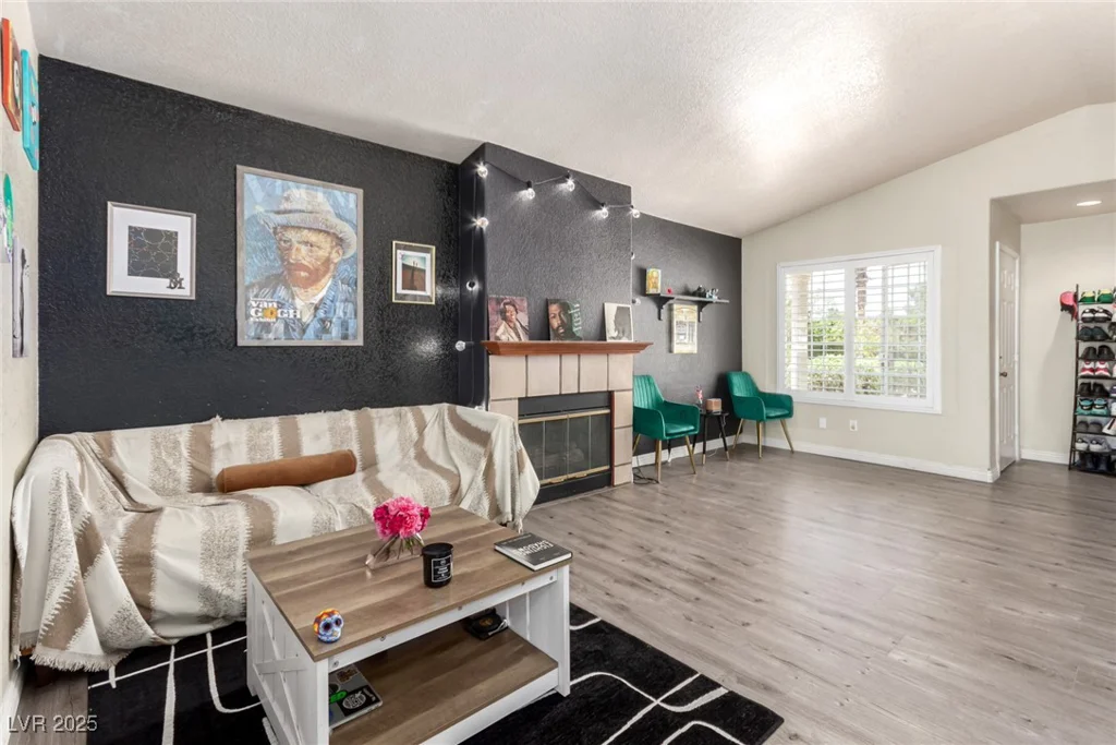5424 Geneive, Las Vegas, NV 89108