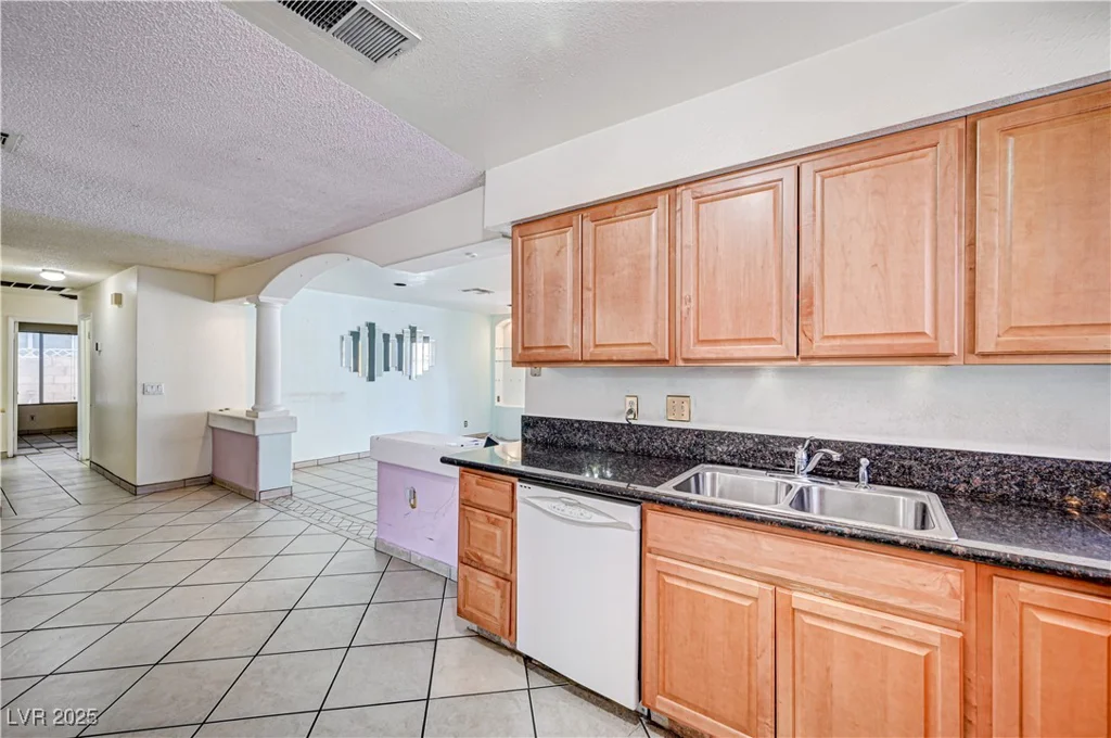 5121 Gains Mill, Las Vegas, NV 89122