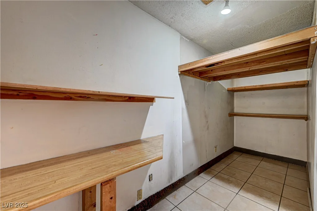 5121 Gains Mill, Las Vegas, NV 89122