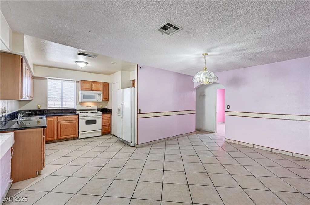 5121 Gains Mill, Las Vegas, NV 89122
