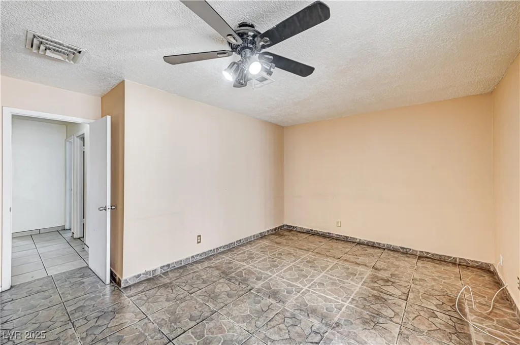 5121 Gains Mill, Las Vegas, NV 89122