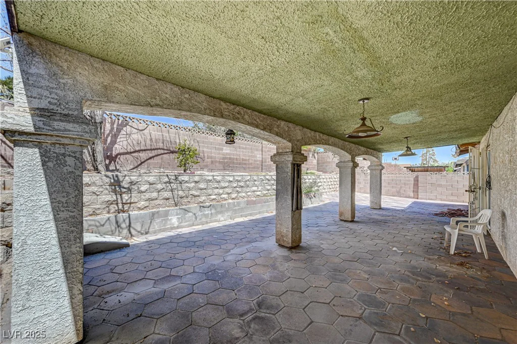 5121 Gains Mill, Las Vegas, NV 89122
