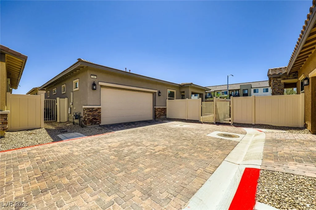 209 Bennett Pointe, Henderson, NV 89011
