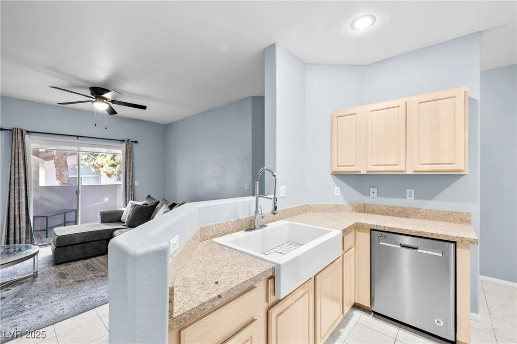 109 Breezy Tree, Las Vegas, NV 89145