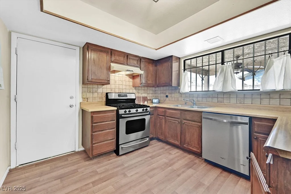 7113 Carrondale, Las Vegas, NV 89128