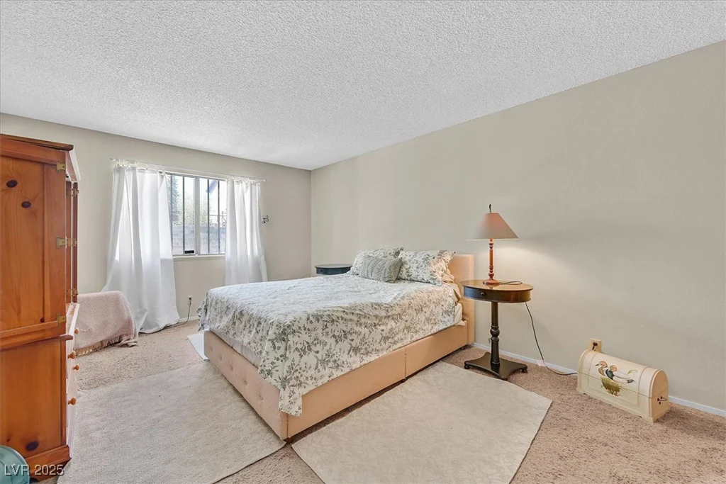 7113 Carrondale, Las Vegas, NV 89128