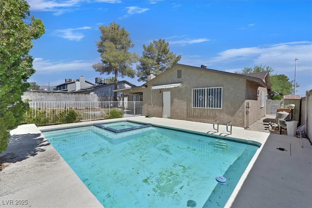 7113 Carrondale, Las Vegas, NV 89128