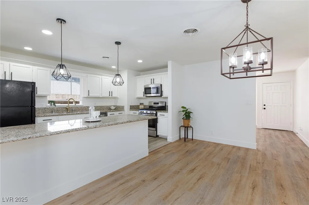 2112 Los Altos, Las Vegas, NV 89102