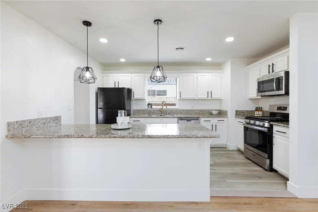 2112 Los Altos, Las Vegas, NV 89102