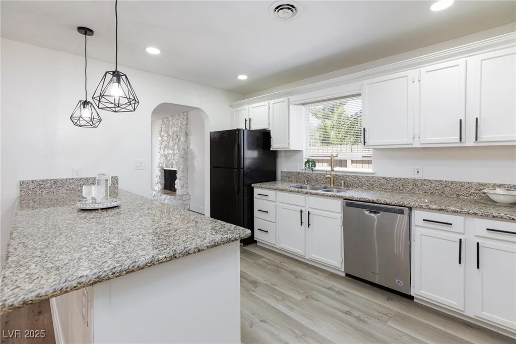 2112 Los Altos, Las Vegas, NV 89102