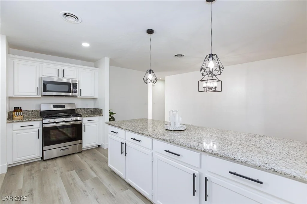 2112 Los Altos, Las Vegas, NV 89102