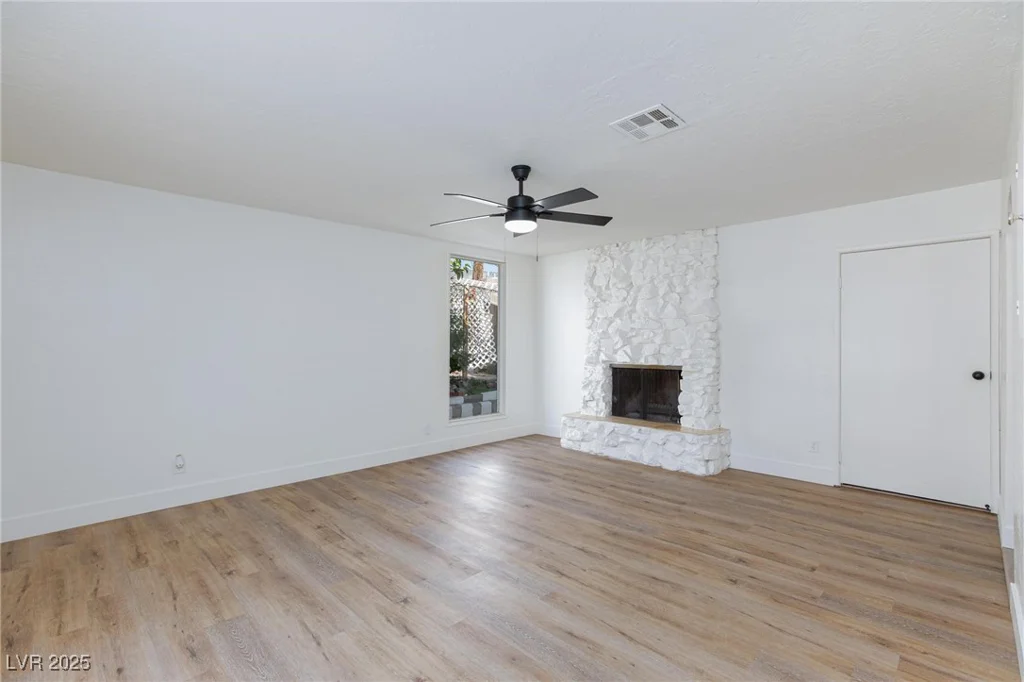 2112 Los Altos, Las Vegas, NV 89102