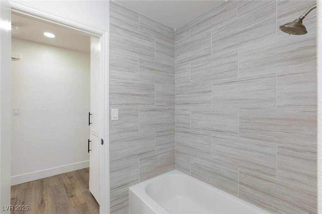 2112 Los Altos, Las Vegas, NV 89102