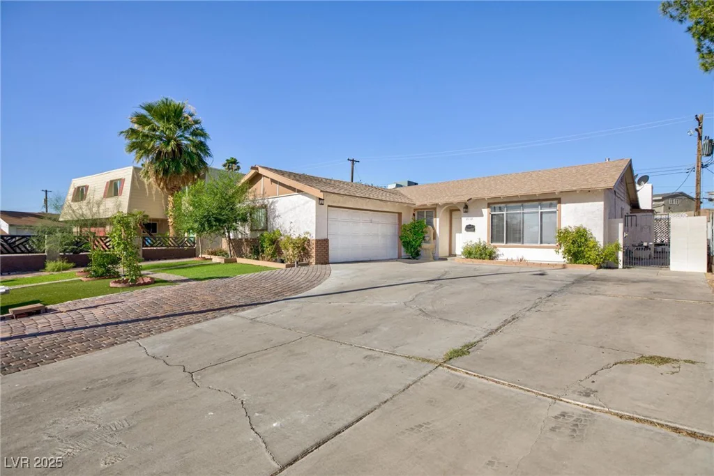 2112 Los Altos, Las Vegas, NV 89102