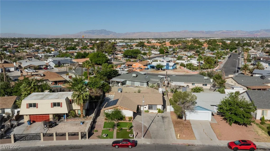 2112 Los Altos, Las Vegas, NV 89102