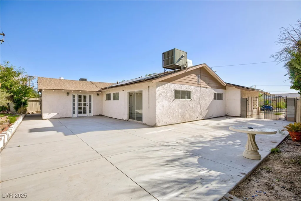 2112 Los Altos, Las Vegas, NV 89102