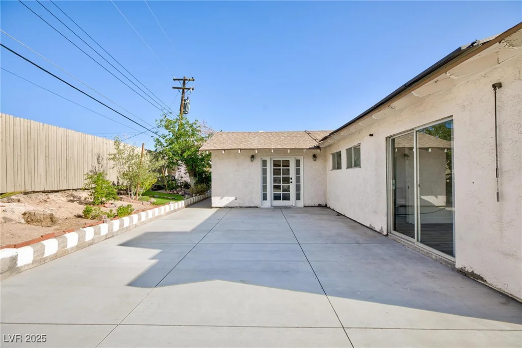 2112 Los Altos, Las Vegas, NV 89102