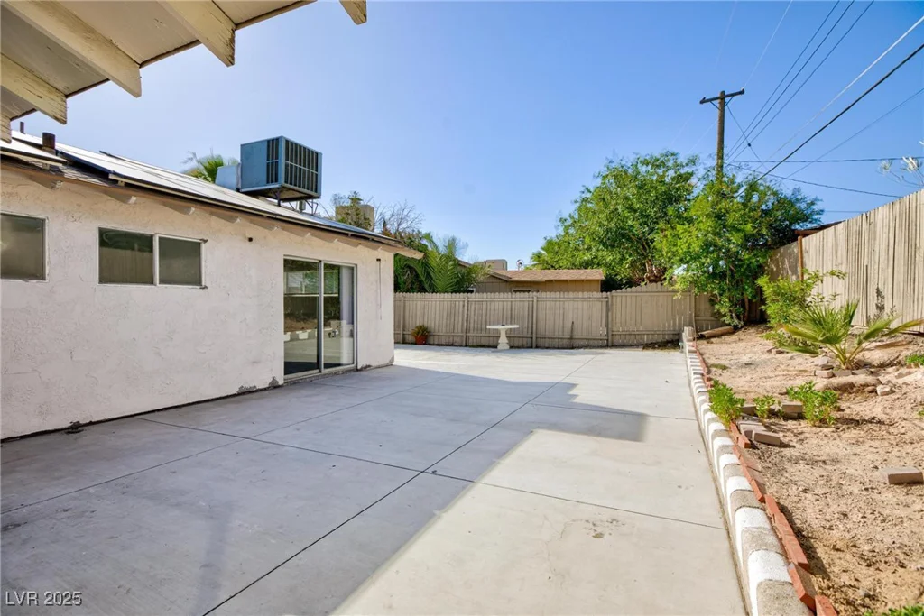 2112 Los Altos, Las Vegas, NV 89102