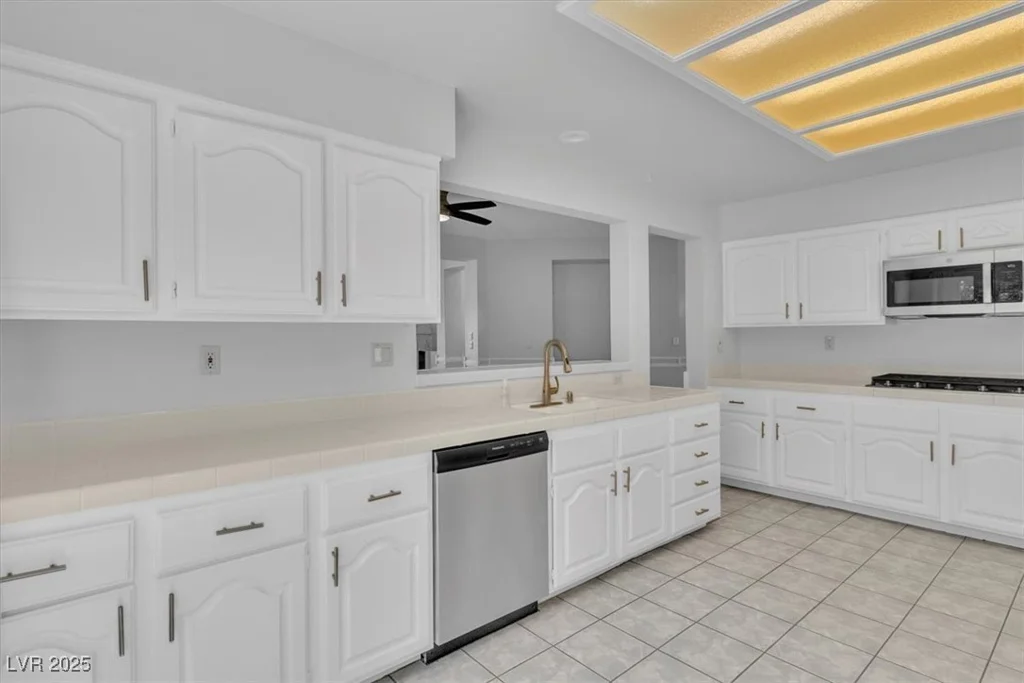2537 Seascape, Las Vegas, NV 89128