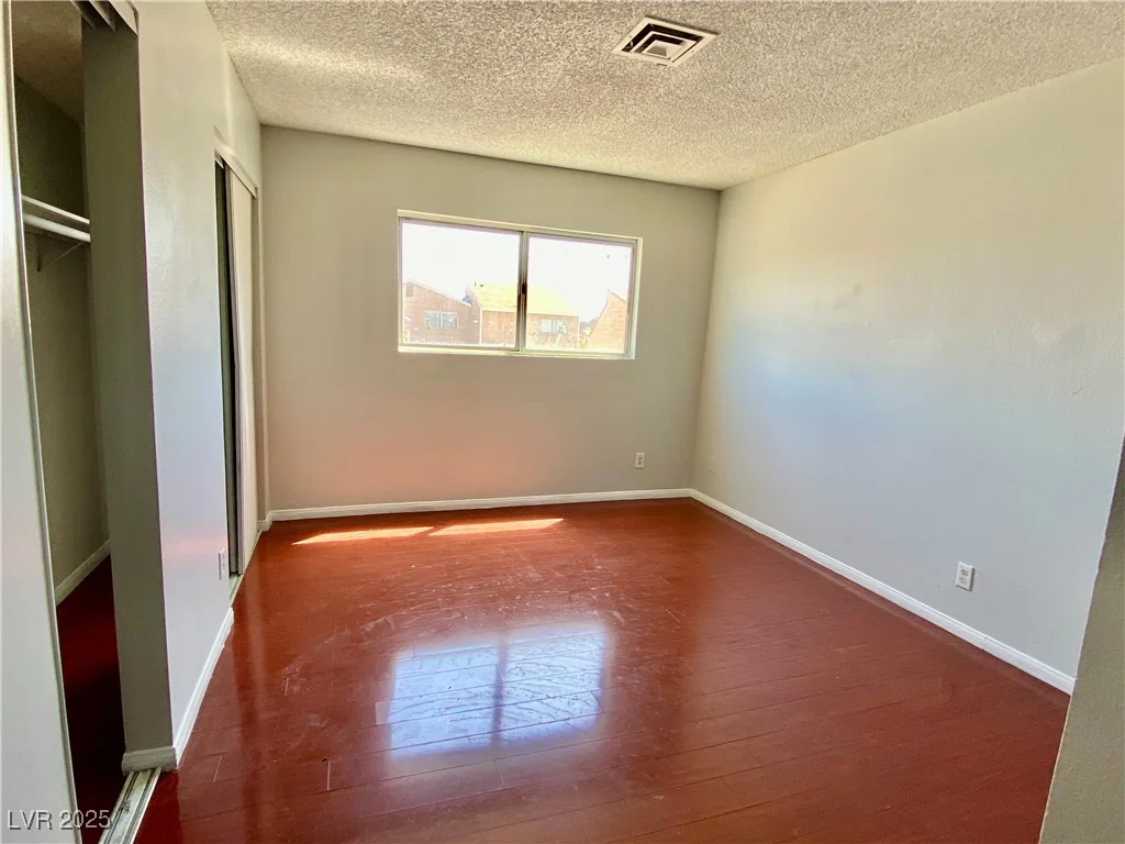 5215 Gray, Las Vegas, NV 89119