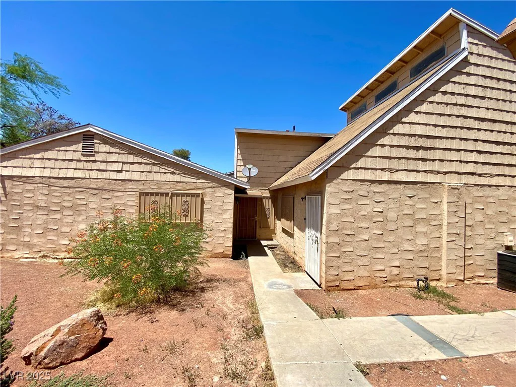 5215 Gray, Las Vegas, NV 89119