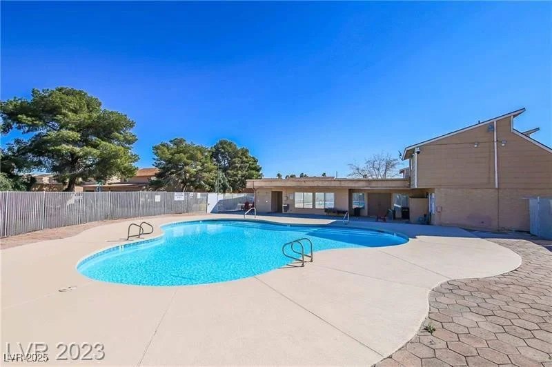 5215 Gray, Las Vegas, NV 89119