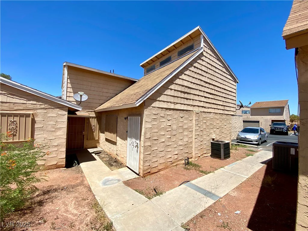 5215 Gray, Las Vegas, NV 89119