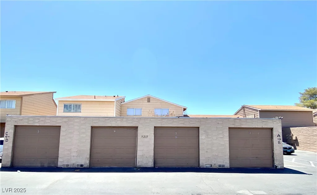 5215 Gray, Las Vegas, NV 89119