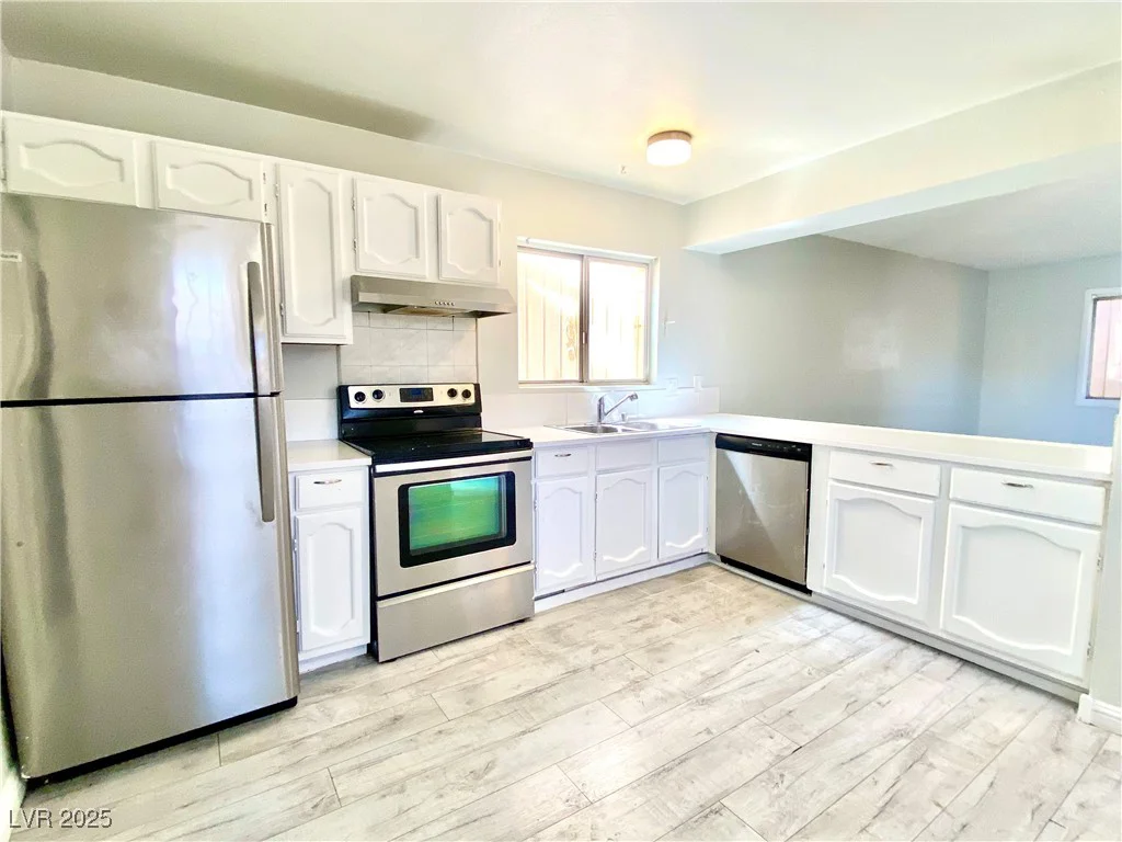 5215 Gray, Las Vegas, NV 89119