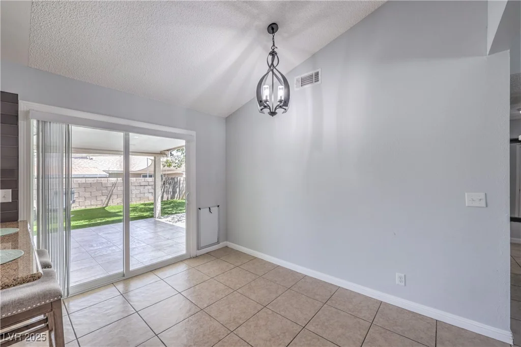 905 Smith, Las Vegas, NV 89108