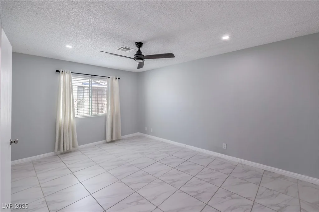 905 Smith, Las Vegas, NV 89108
