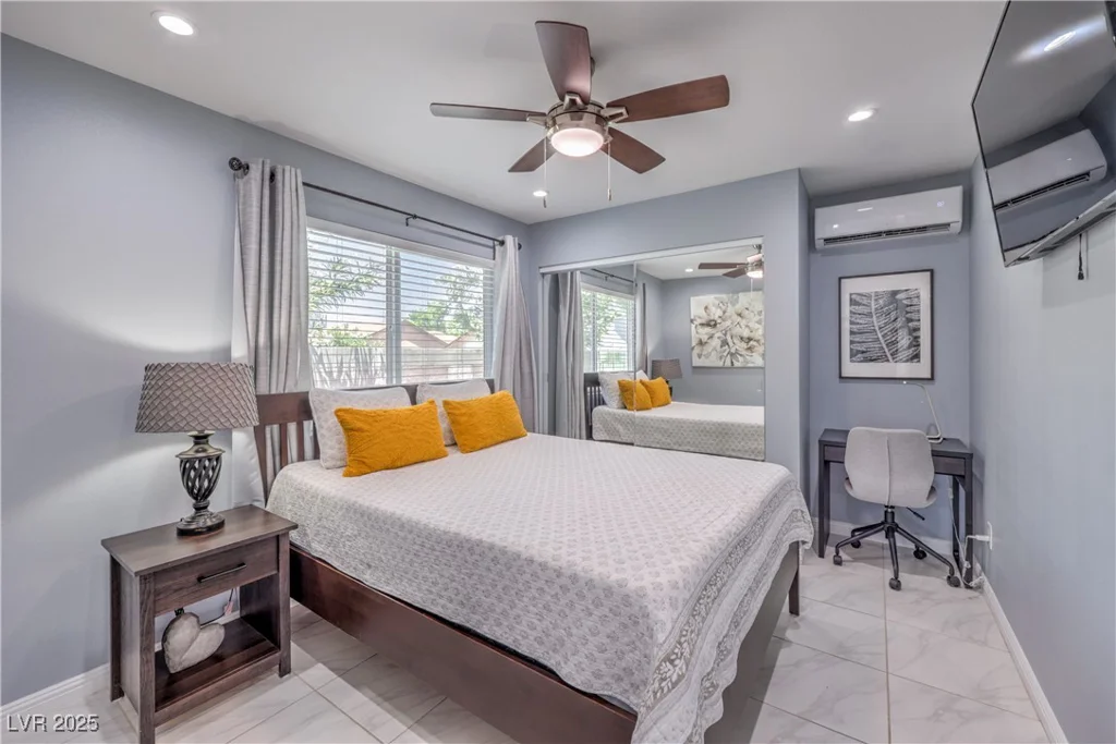 905 Smith, Las Vegas, NV 89108