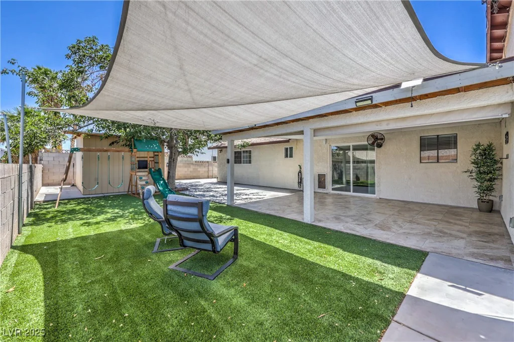 905 Smith, Las Vegas, NV 89108