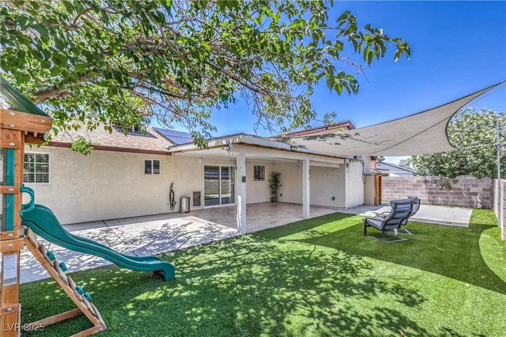 905 Smith, Las Vegas, NV 89108