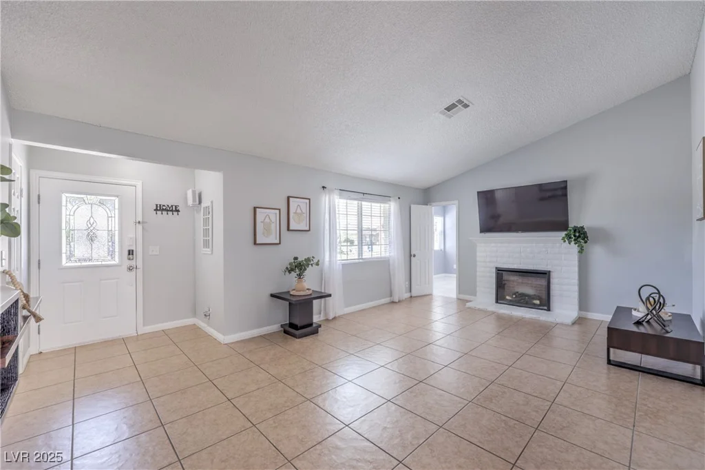 905 Smith, Las Vegas, NV 89108