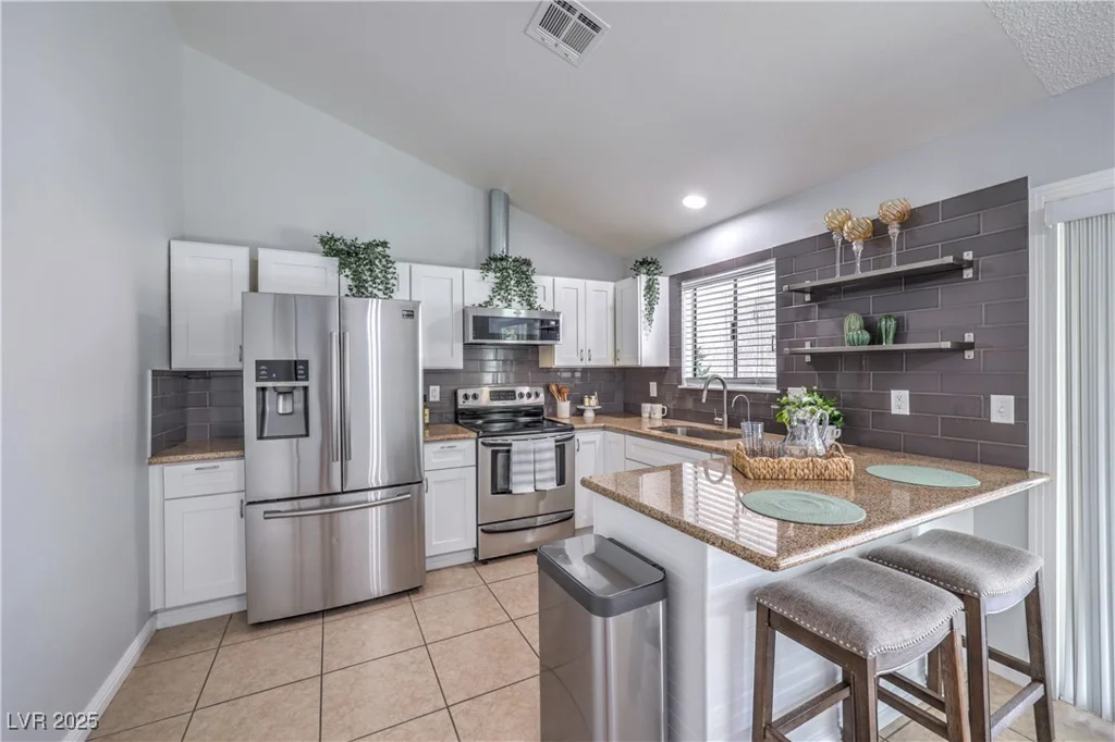 905 Smith, Las Vegas, NV 89108