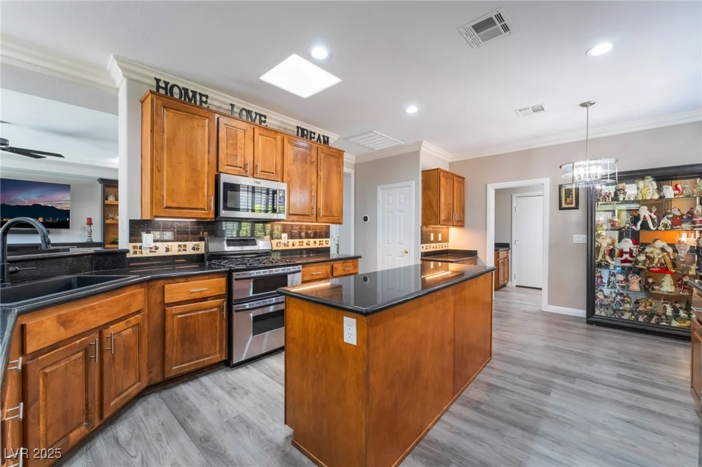 10331 Rio De Thule, Las Vegas, NV 89135