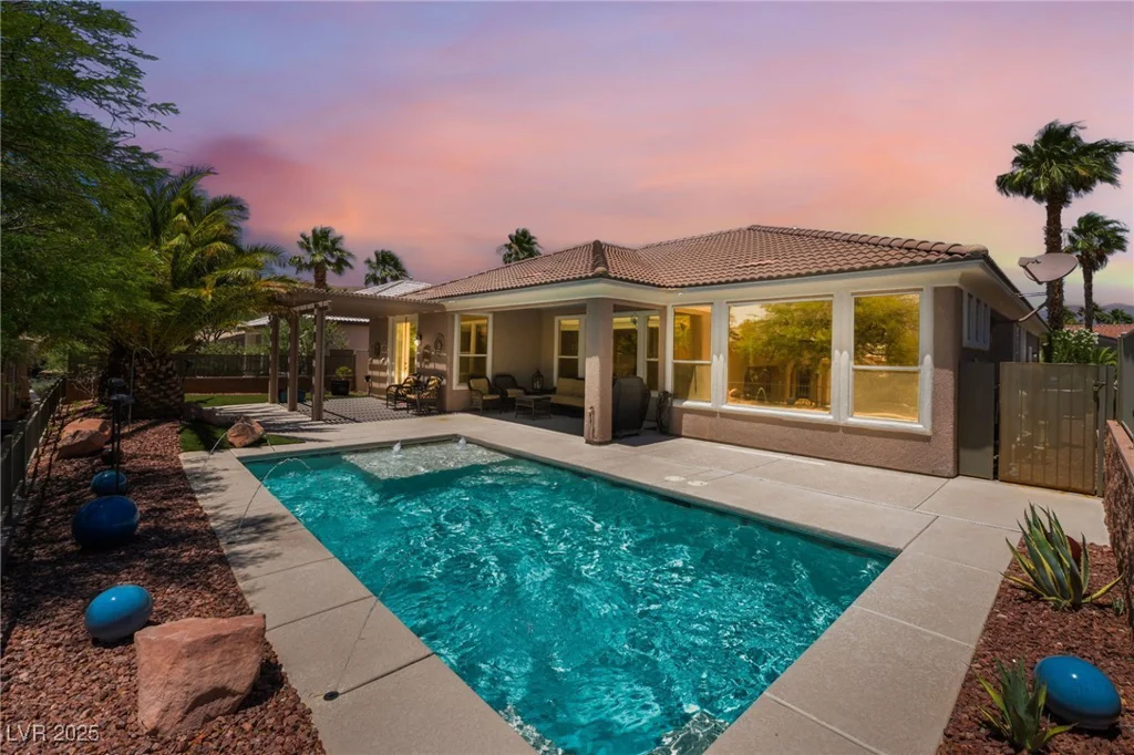 10331 Rio De Thule, Las Vegas, NV 89135