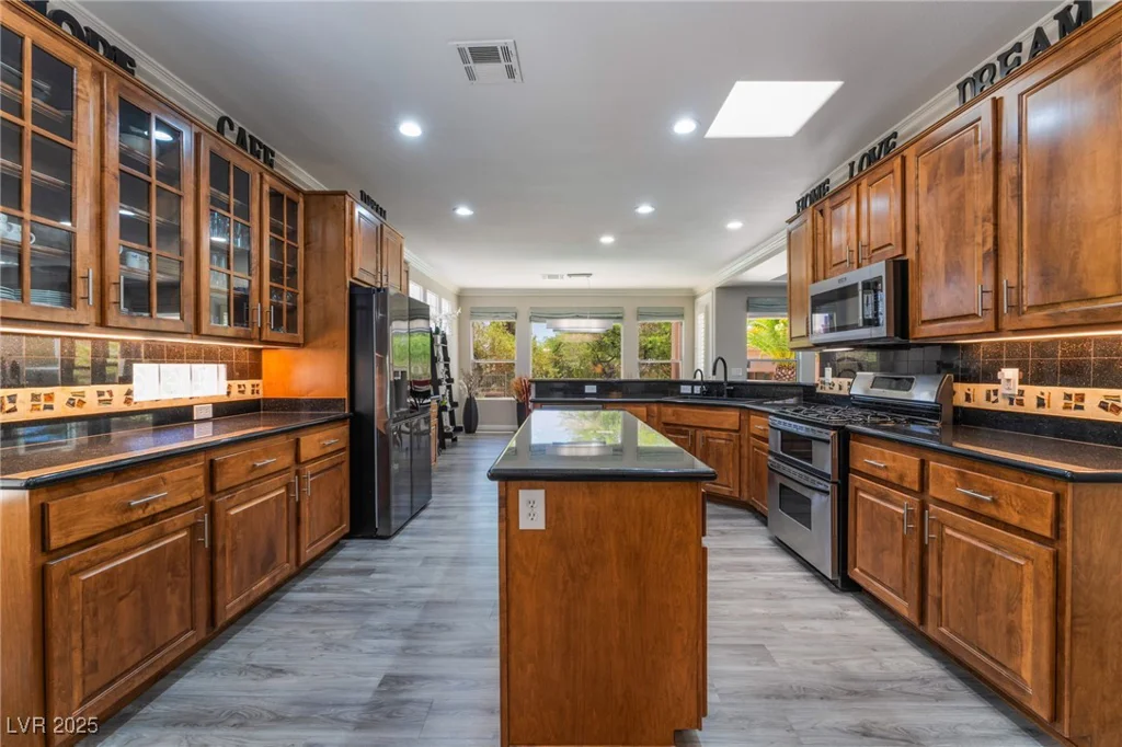 10331 Rio De Thule, Las Vegas, NV 89135