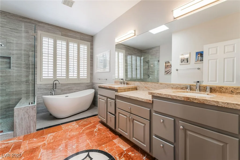 10331 Rio De Thule, Las Vegas, NV 89135