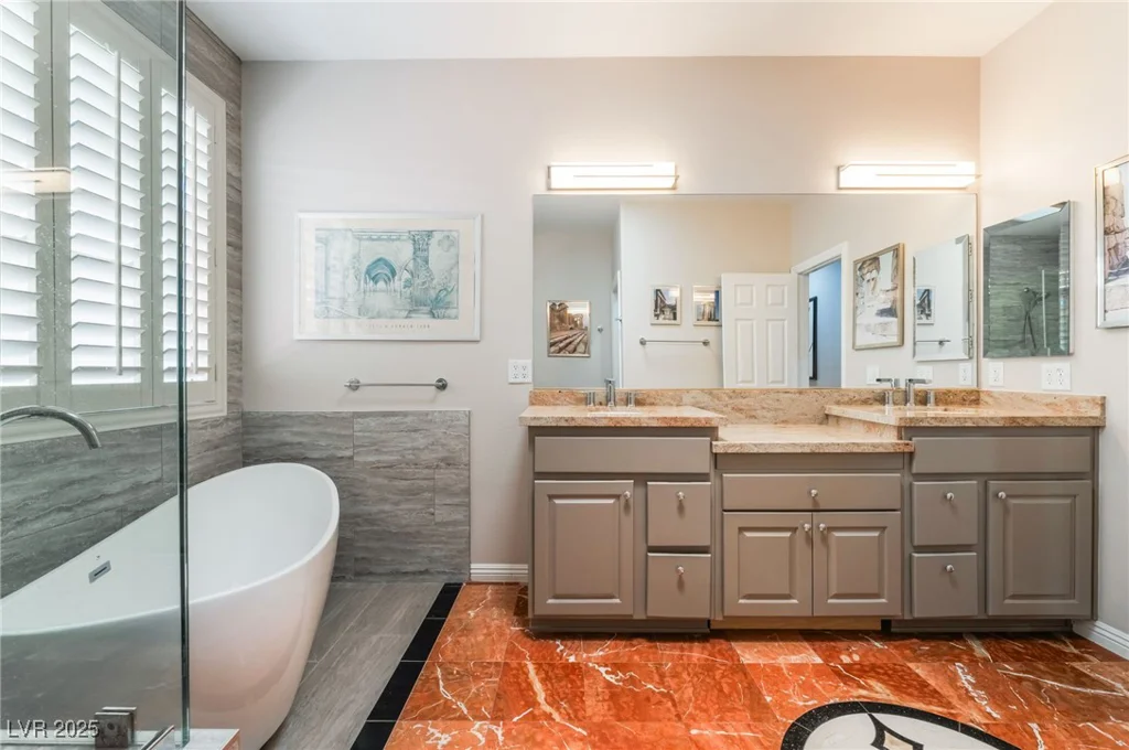 10331 Rio De Thule, Las Vegas, NV 89135