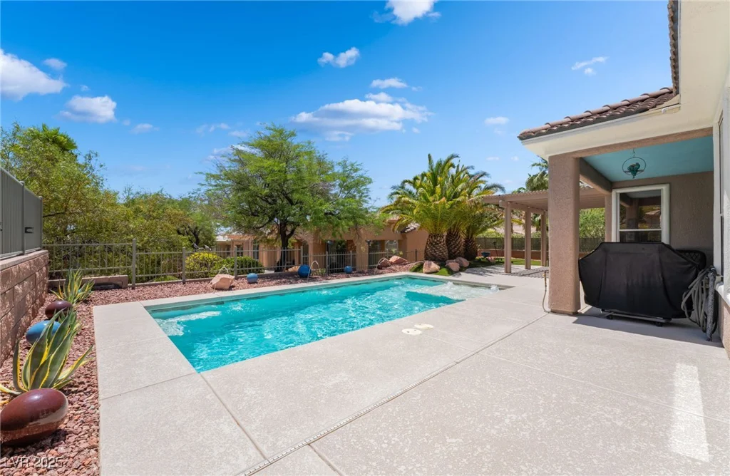 10331 Rio De Thule, Las Vegas, NV 89135